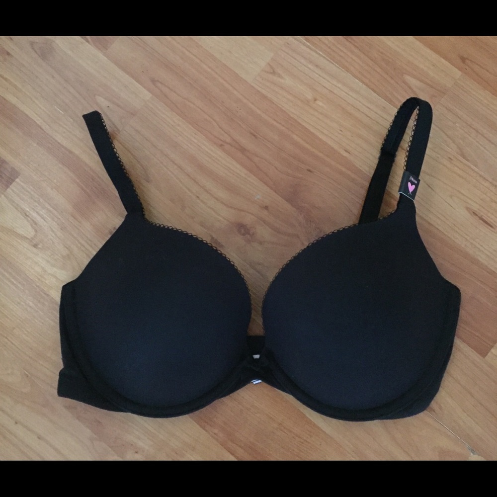 NWT VICTORIA SECRET PUSH UP BRA
